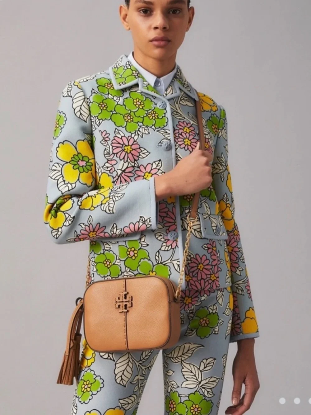 Tory Burch Yellow Leather Camera Bag with Tassel - Picture 2 of 4